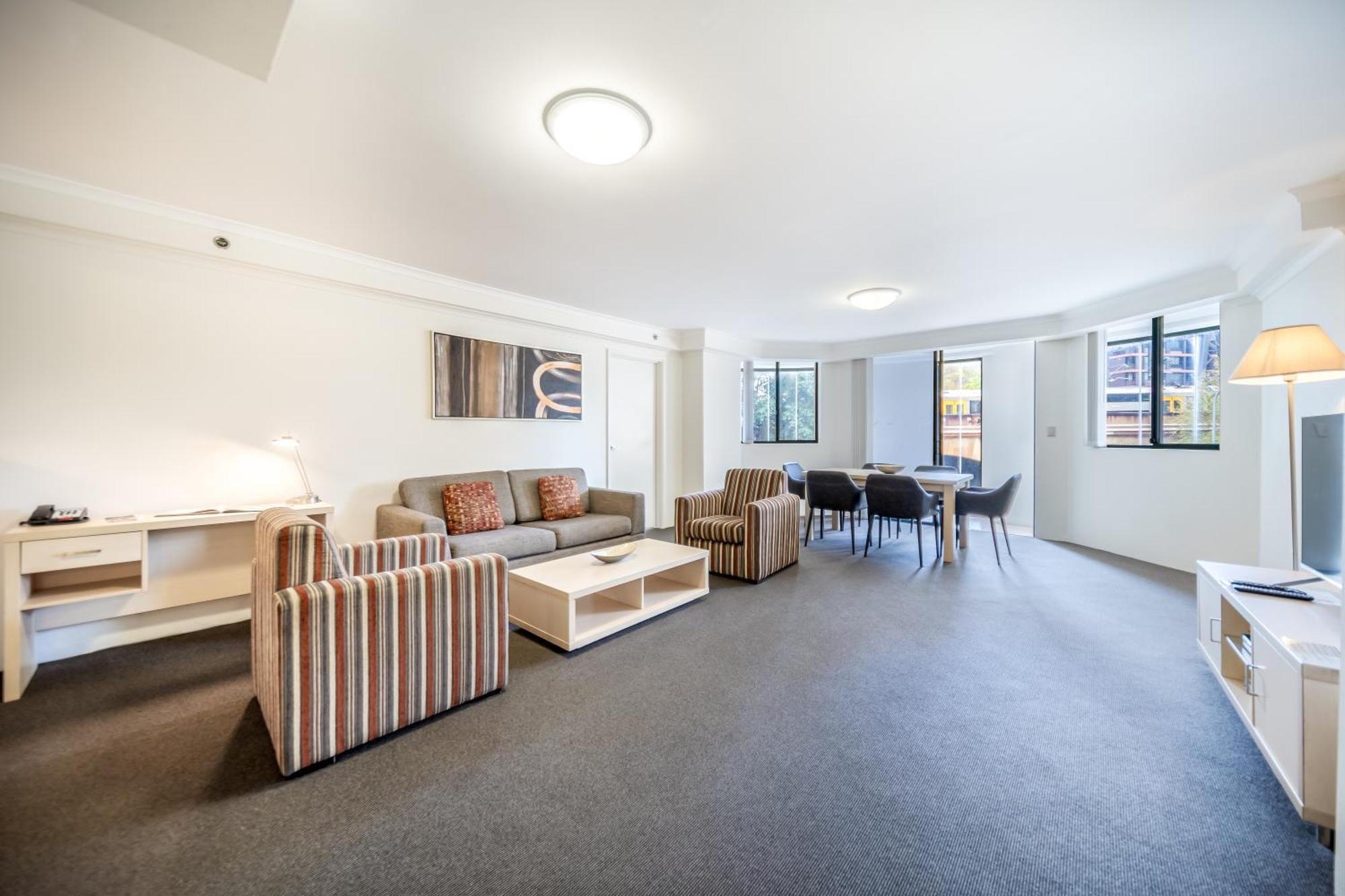 Oaks Sydney Castlereagh Suites Экстерьер фото