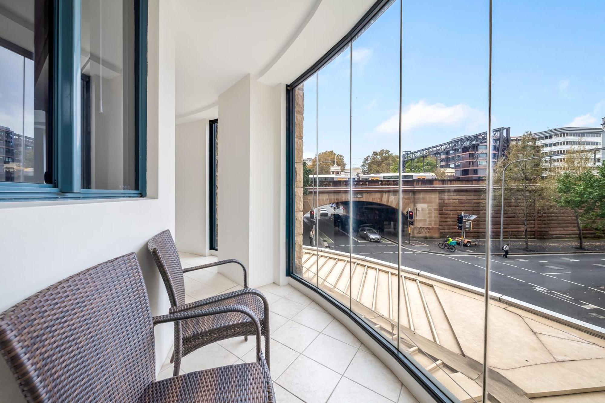 Oaks Sydney Castlereagh Suites Экстерьер фото
