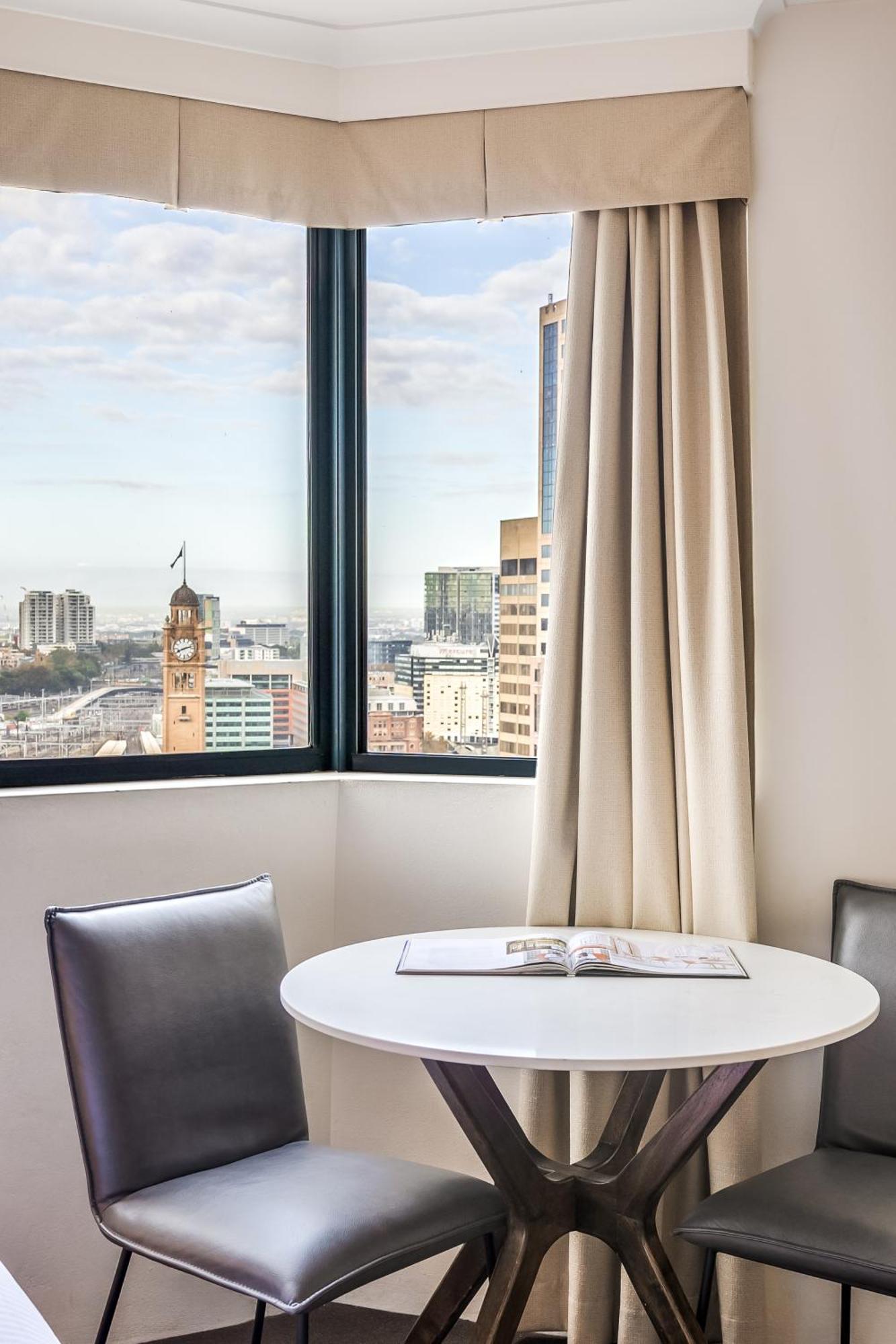 Oaks Sydney Castlereagh Suites Экстерьер фото