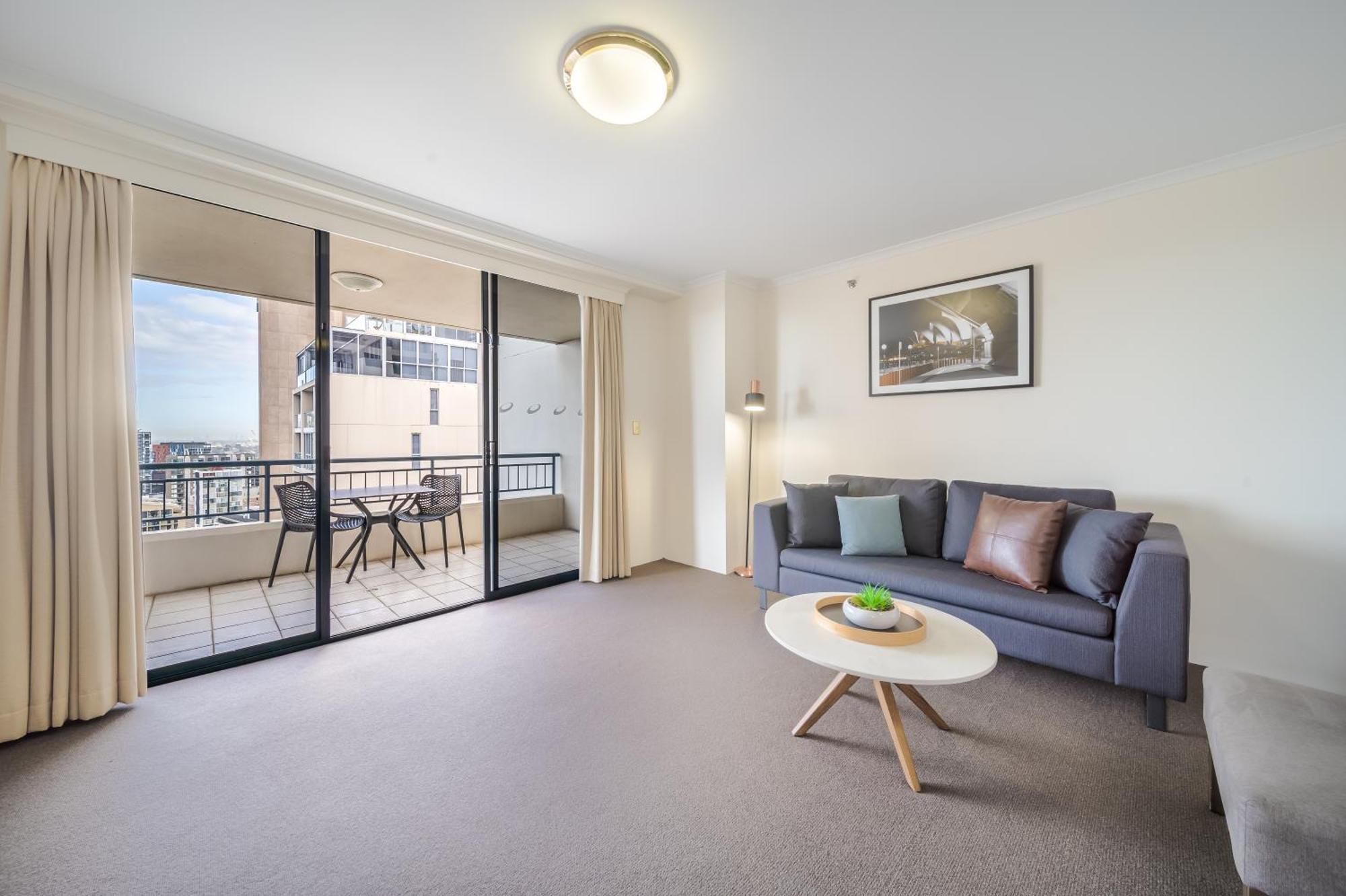 Oaks Sydney Castlereagh Suites Экстерьер фото